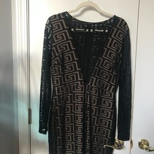 Mesh V-neck pattern dress